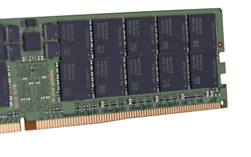 Samsung M321R8GA0PB0-CWM memory module 64 GB 1 x 64 GB DDR5 5600 MHz ECC - Image 5
