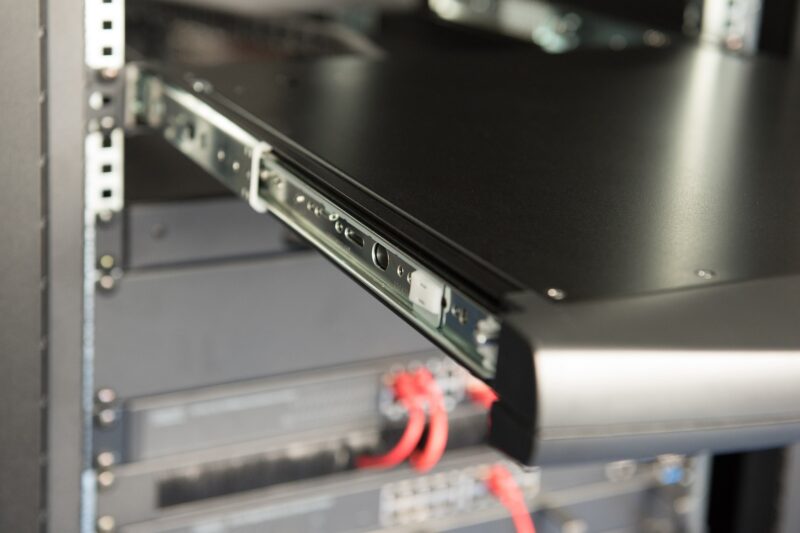 Digitus 19" LCD KVM Console, 16-Port VGA, US Keyboard - Image 2